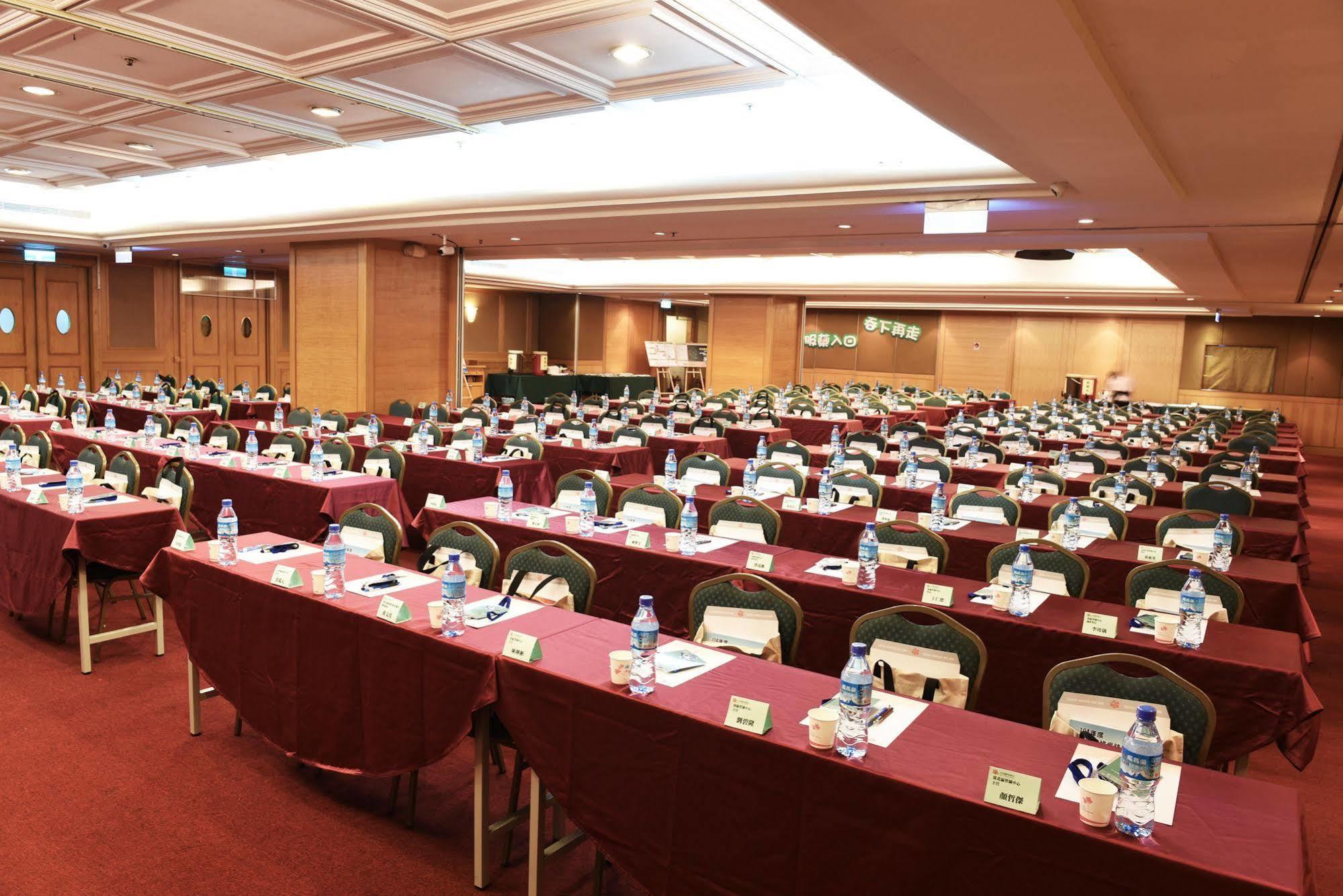 โรงแรมเหว่ย-ยัตแกรนด์ ไถหนาน ภายนอก รูปภาพ